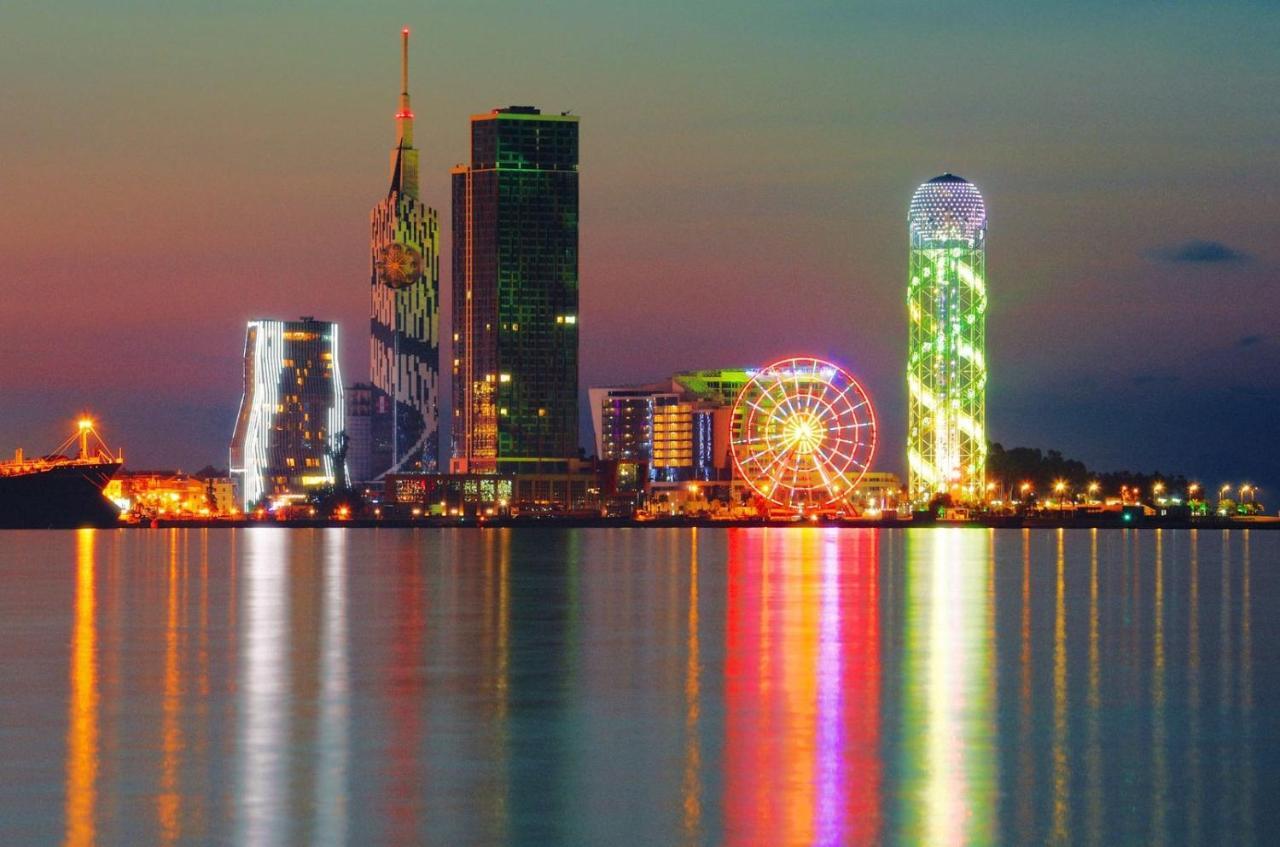 Orbi City Apartments On The Beach Batumi Kültér fotó