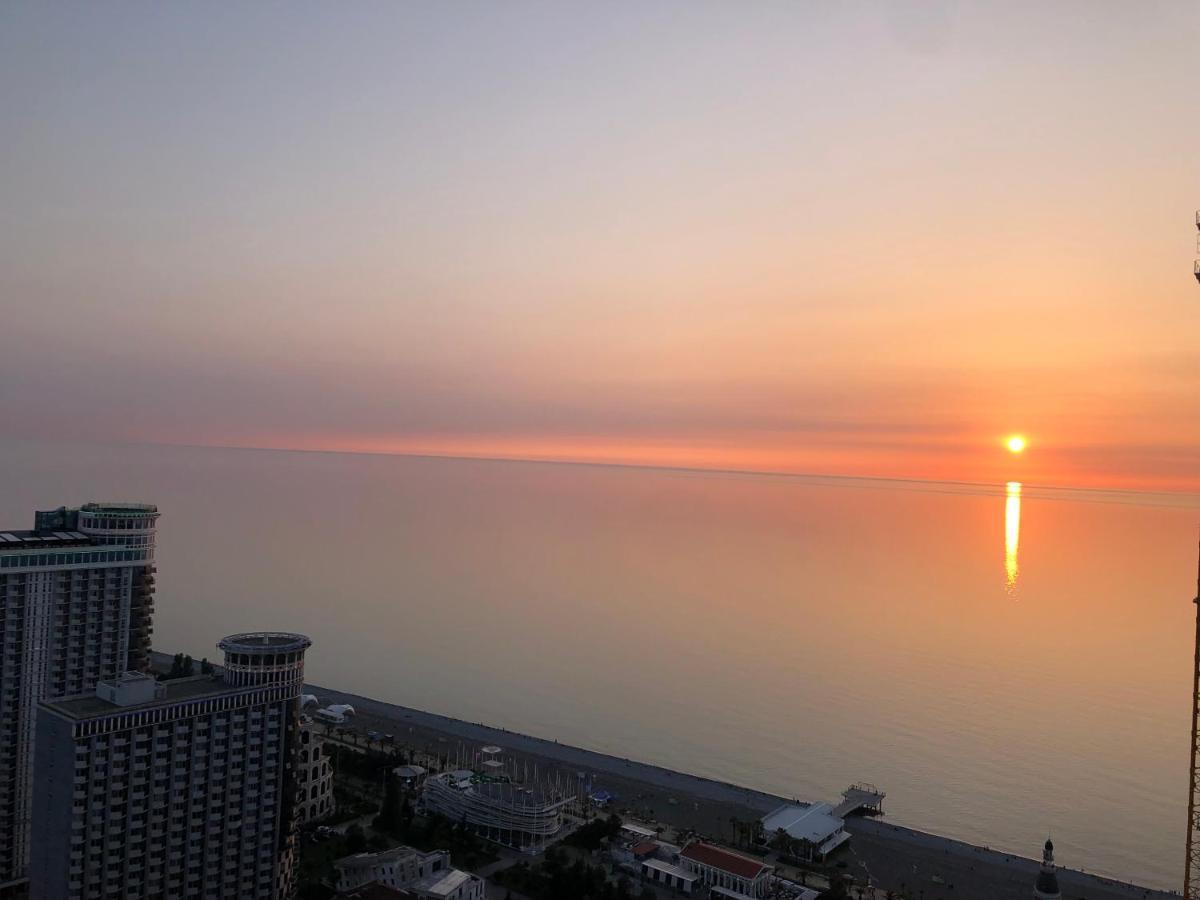 Orbi City Apartments On The Beach Batumi Kültér fotó