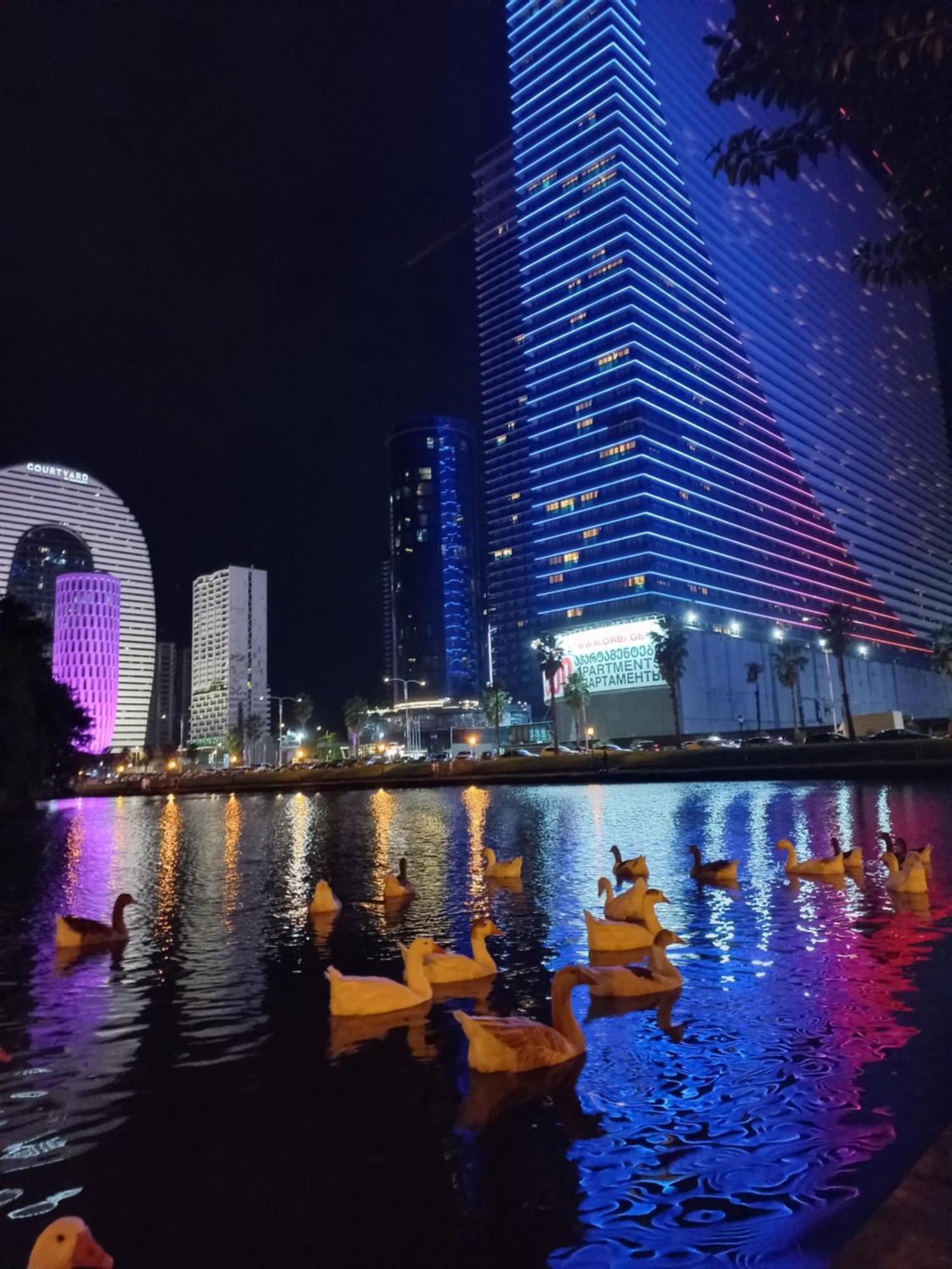 Orbi City Apartments On The Beach Batumi Kültér fotó